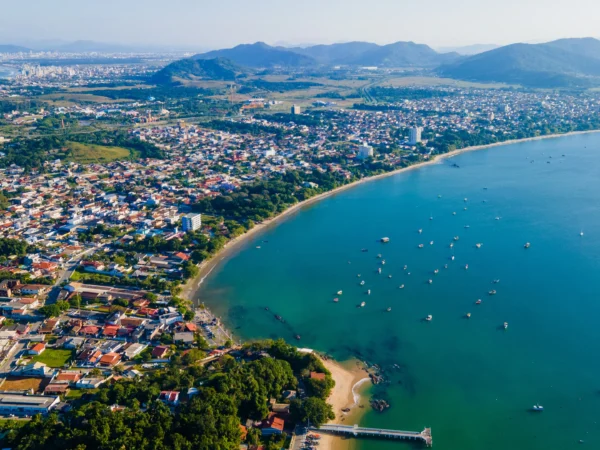 Como a RÔGGA se destaca entre as construtoras em Penha SC?